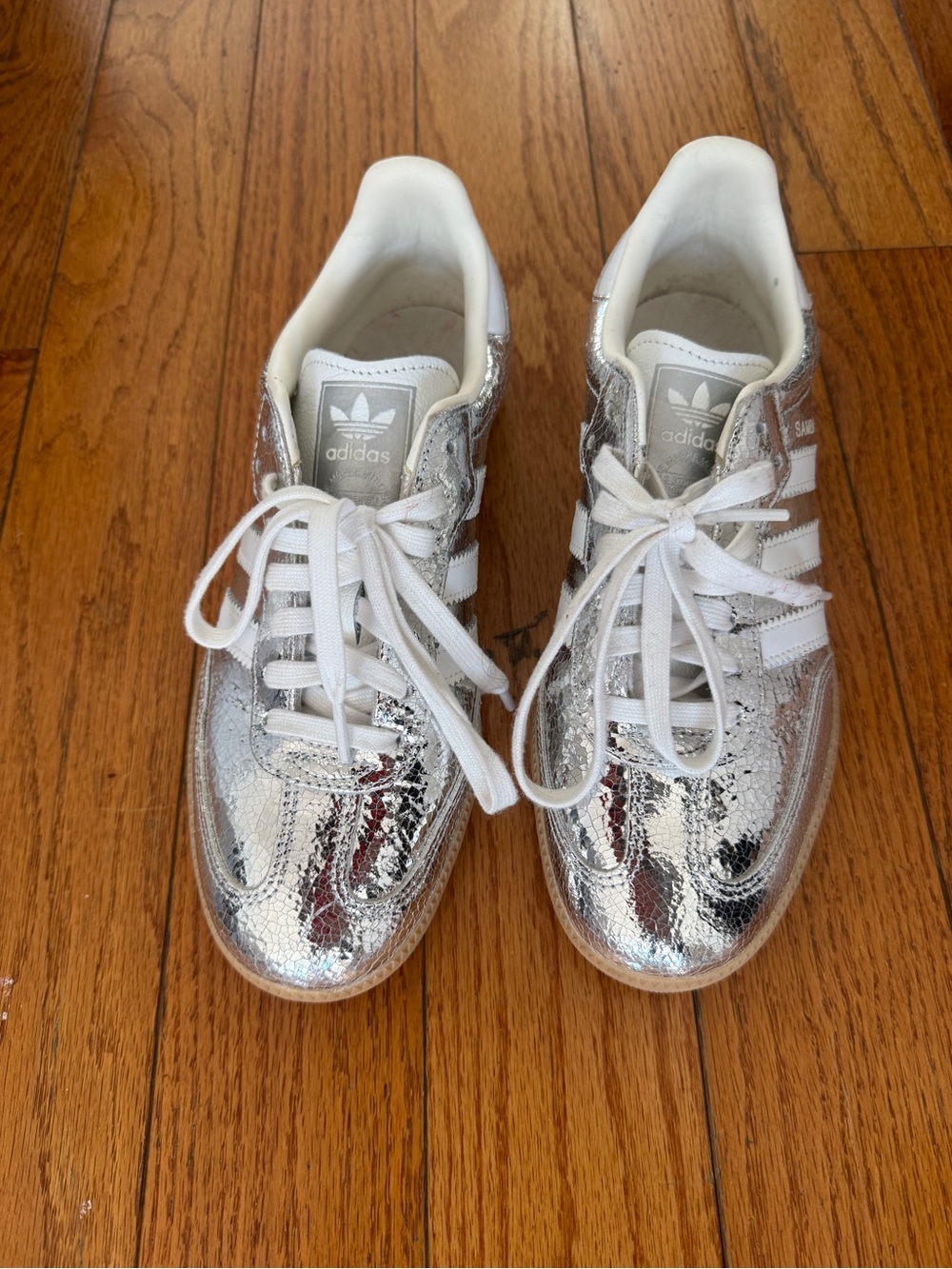 adidas women’s Metallic Silver & White Samba-Style Sneakers sz 8 - Picture 3 of 5